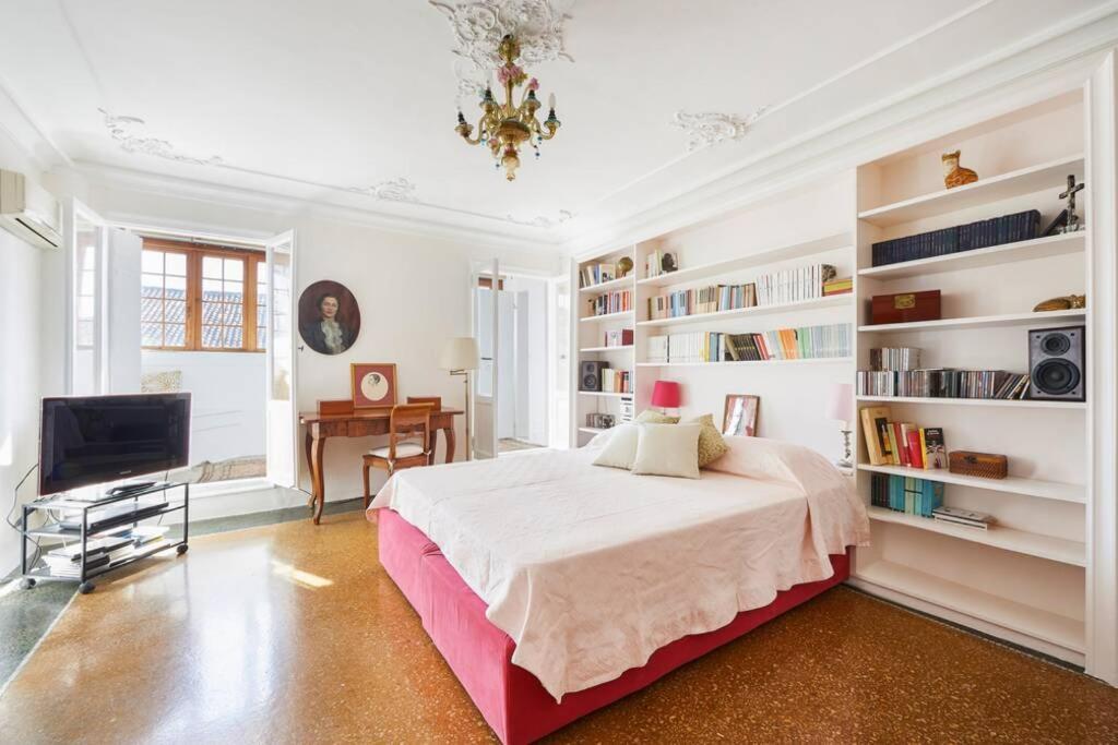 Ca' Fenice, Charming Apartment In San Marco, Sleep 7 البندقية المظهر الخارجي الصورة