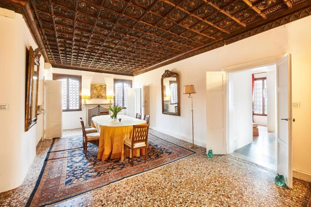 Ca' Fenice, Charming Apartment In San Marco, Sleep 7 البندقية المظهر الخارجي الصورة